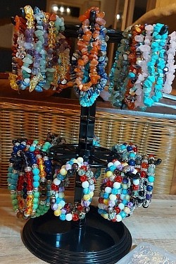 7 chakra edelsteen armbanden. 8mm. €10-,