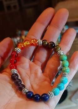 7 chakra edelsteen armbanden. 8mm. €10-,