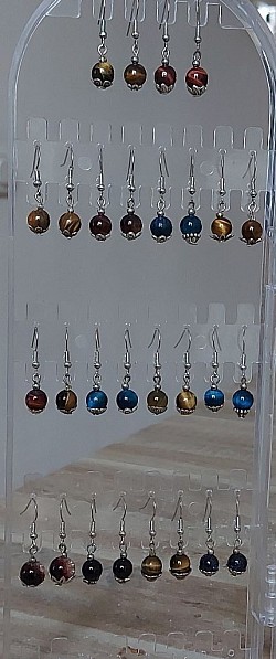 Edelsteen tijgeroog oorhangers zilver. €10-,