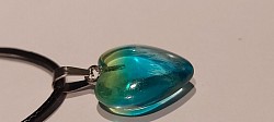 Ketting edelsteen hartvorm. €10-,