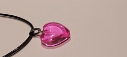 Ketting kristal hartvorm. €10-,